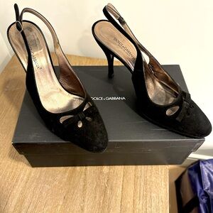 Dolce Gabbana suede pumps size 39 in good condition